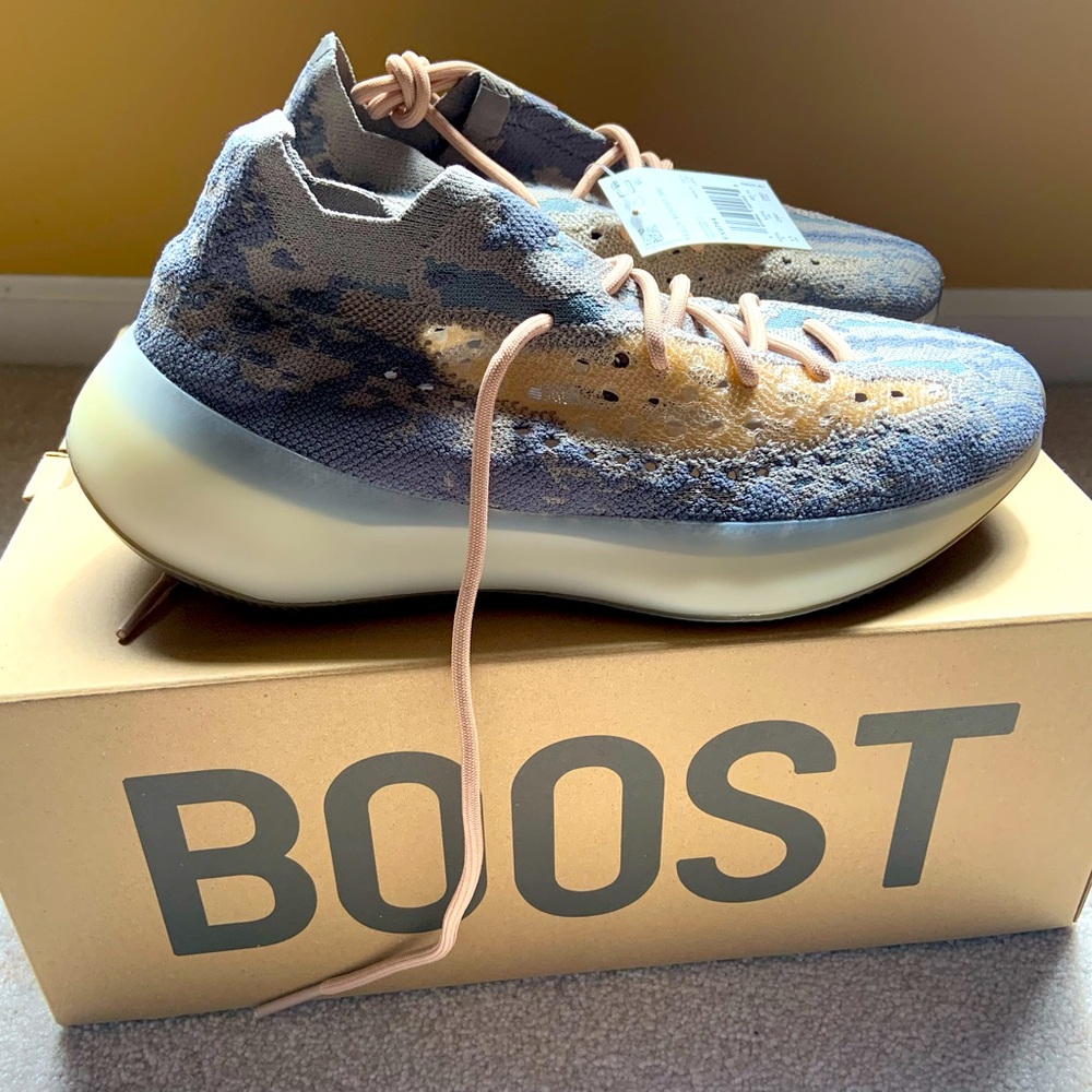 YEEZY BOOST 380 MIST BRAND NEW IN BOX NEVER WORN
